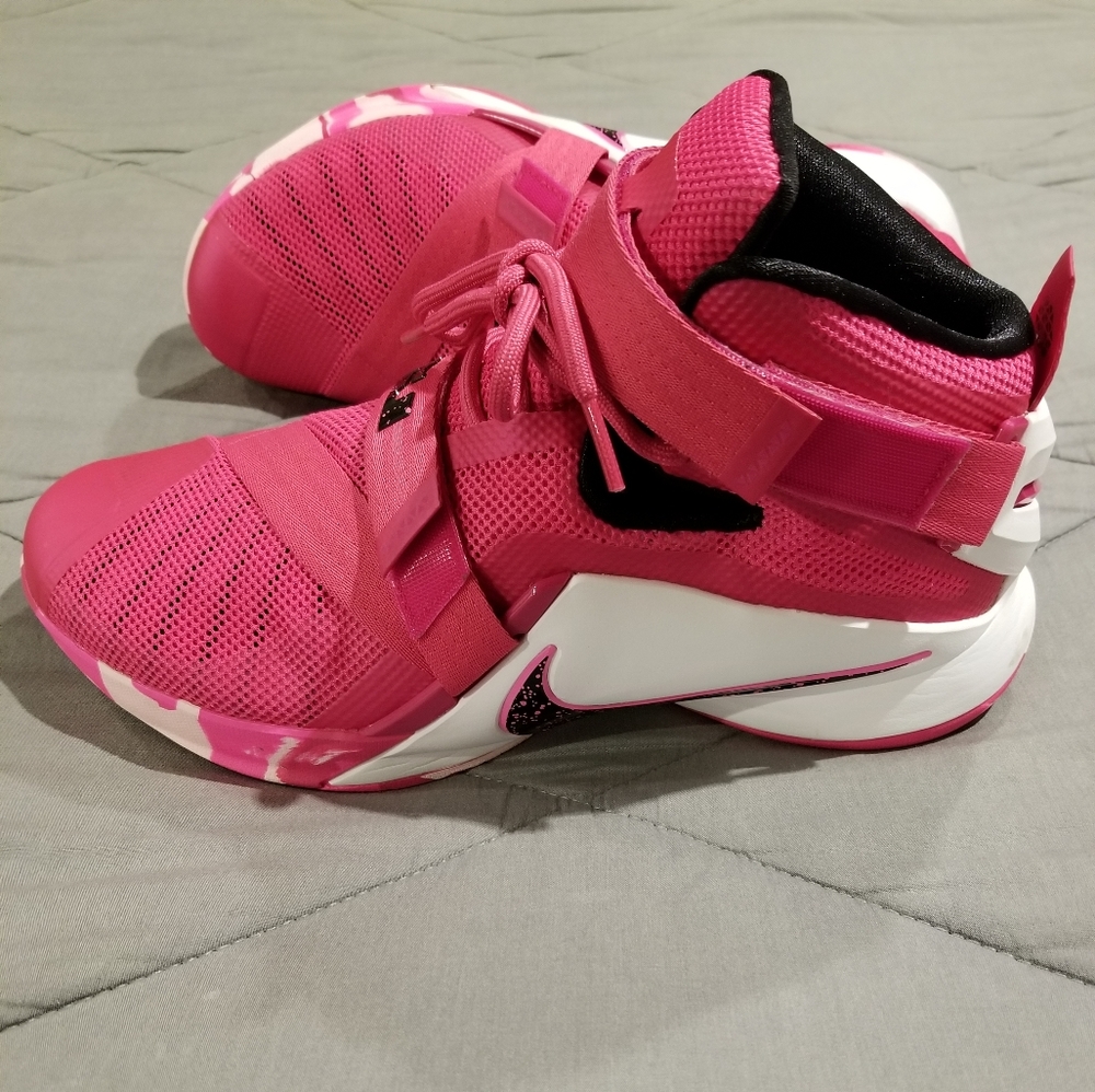 Nike LeBron Soldier 9 "Think Pink"